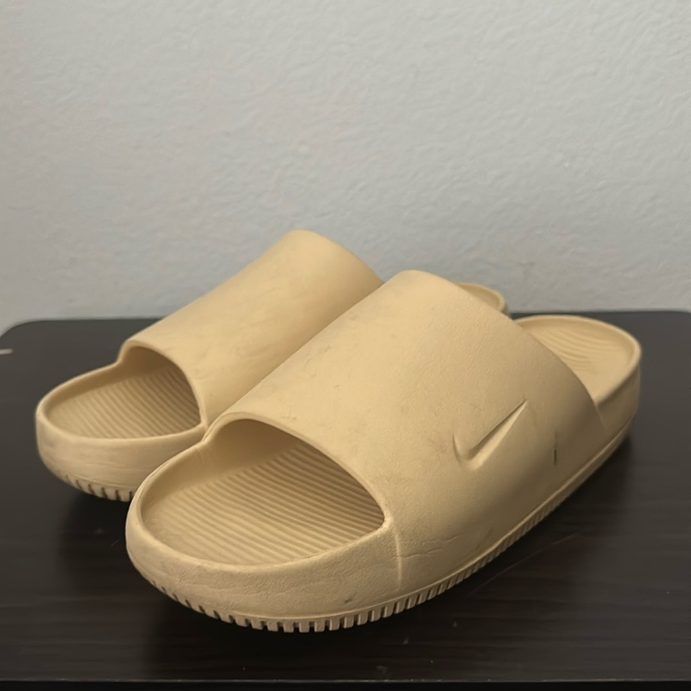 Nike Calm Slides